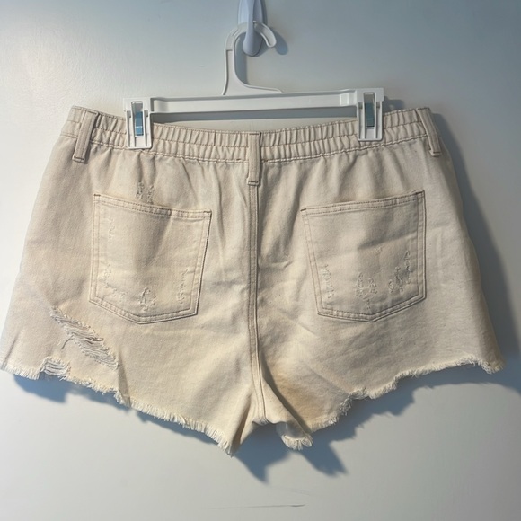 NWOT Aerie white distressed shorts - Picture 5 of 8